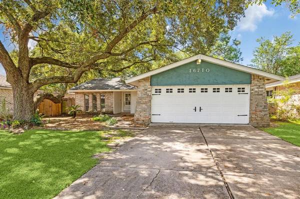 16710 Tibet RD,  Friendswood,  TX 77546