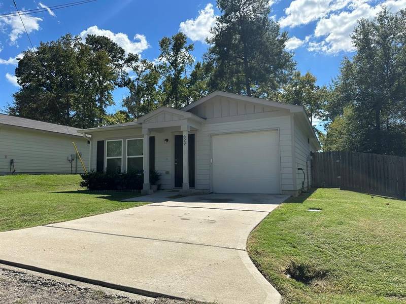 629 Cedar Point DR, Livingston, TX 77351