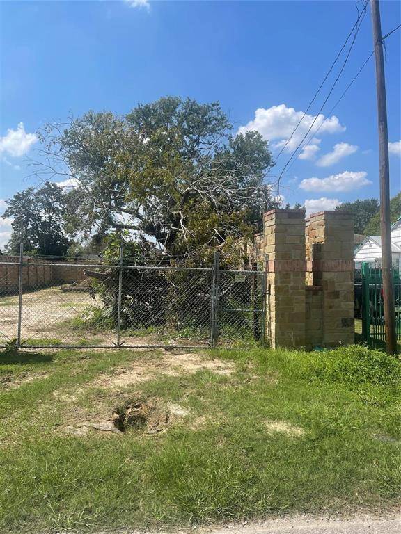 7317 Roswell ST, Houston, TX 77022