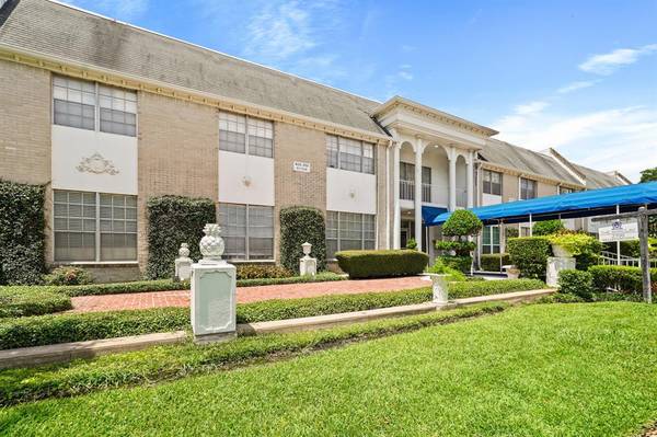 2700 Bellefontaine ST #A34, Houston, TX 77025