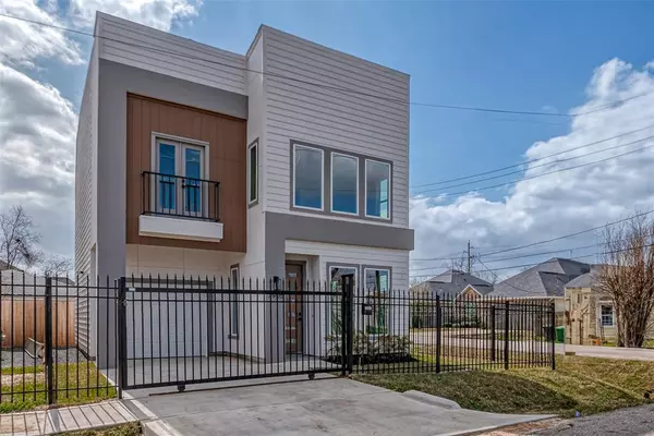 7905 Corinth ST, Houston, TX 77051