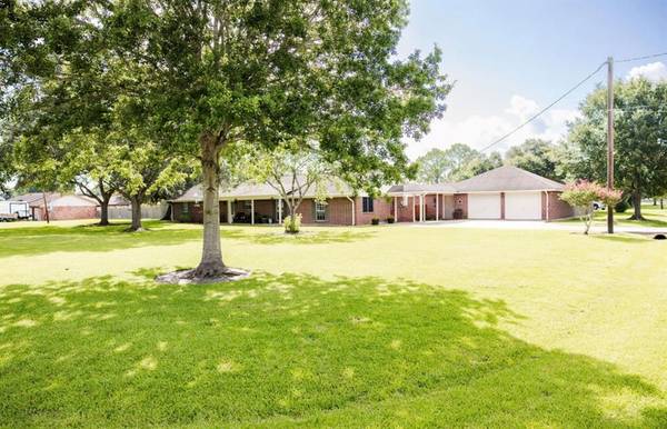 1690 County Road 965, Alvin, TX 77511