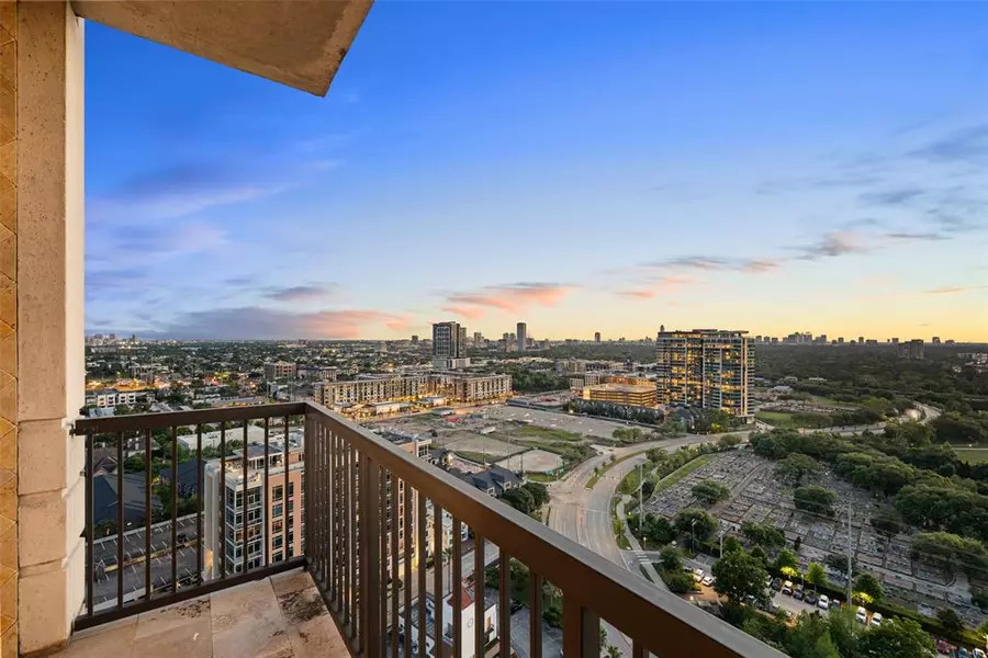 3333 Allen Parkway #2301, Houston, TX 77019