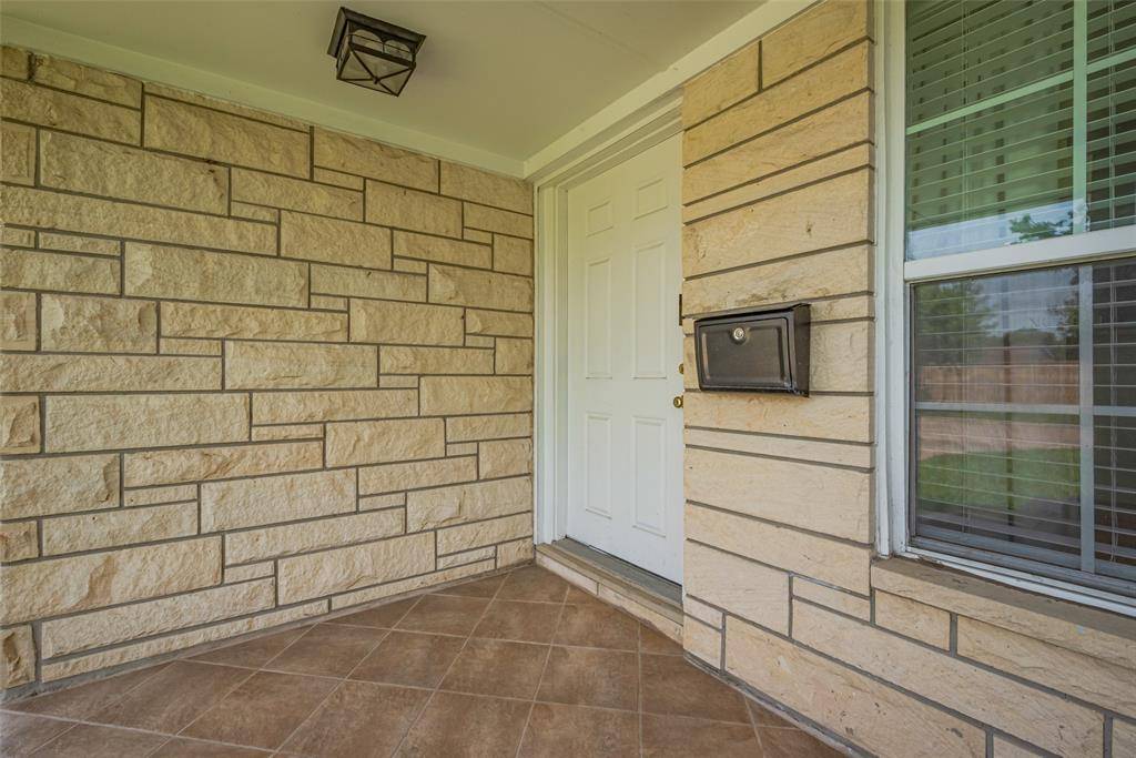 3042 Oak Forest DR, Houston, TX 77018