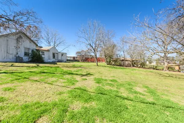 Caldwell, TX 77836,103 W Fox Street