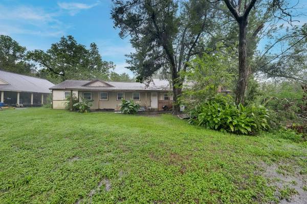 17915 County Road 171, Angleton, TX 77515