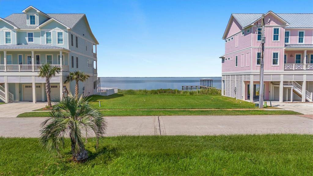 26702 Bay Water DR, Galveston, TX 77554