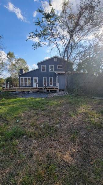 678 County Road 2078, Hull, TX 77564