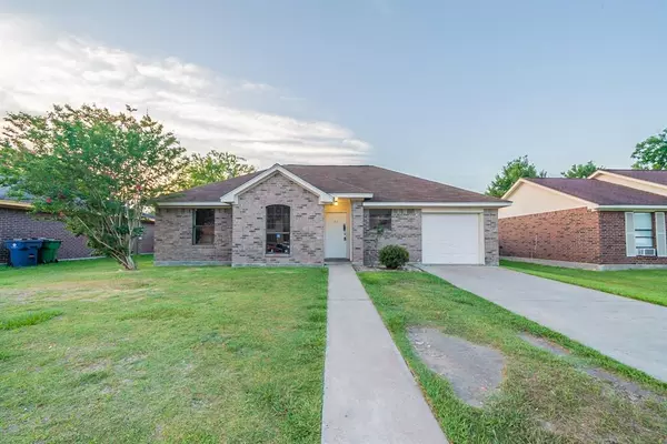 313 Rice ST, Angleton, TX 77515