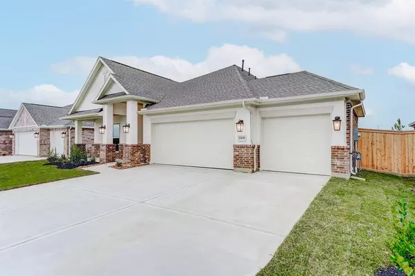 1524 Apache Heights DR, Dayton, TX 77535