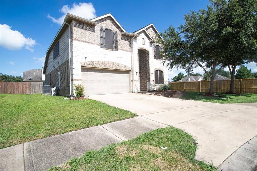 2427 Yellow Maple LN, Fresno, TX 77545