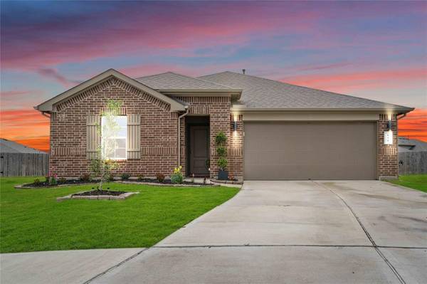 834 Green Clover LN, Rosharon, TX 77583