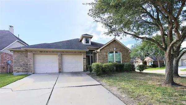 2802 Highland Lake CT, Pearland, TX 77584