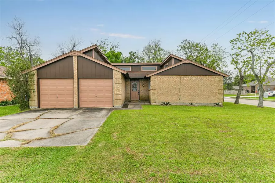 2429 34th AVE N, Texas City, TX 77590