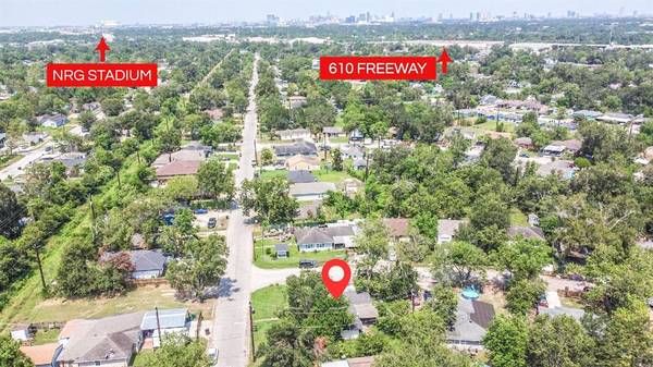 5301 Burma RD, Houston, TX 77033