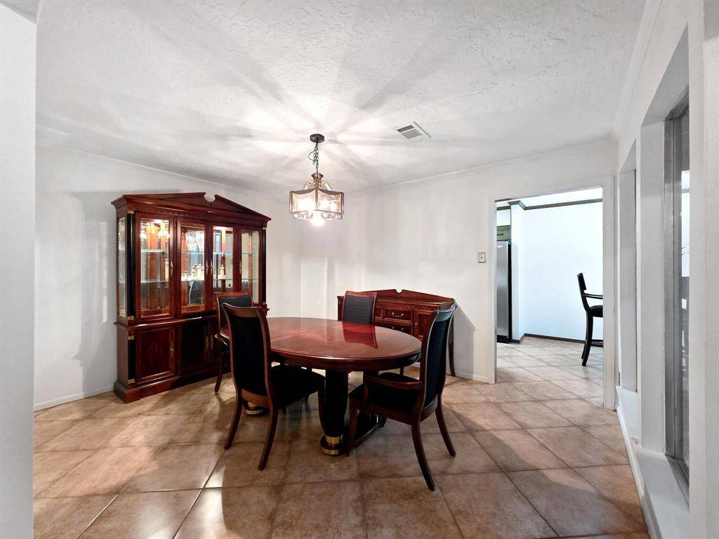 Beaumont, TX 77706,1940 Sams Way