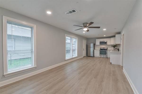 6835 Avenue Q, Houston, TX 77011