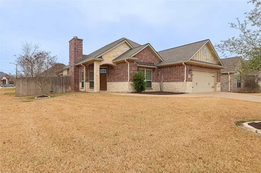 2609 Forest Oaks DR, College Station, TX 77845