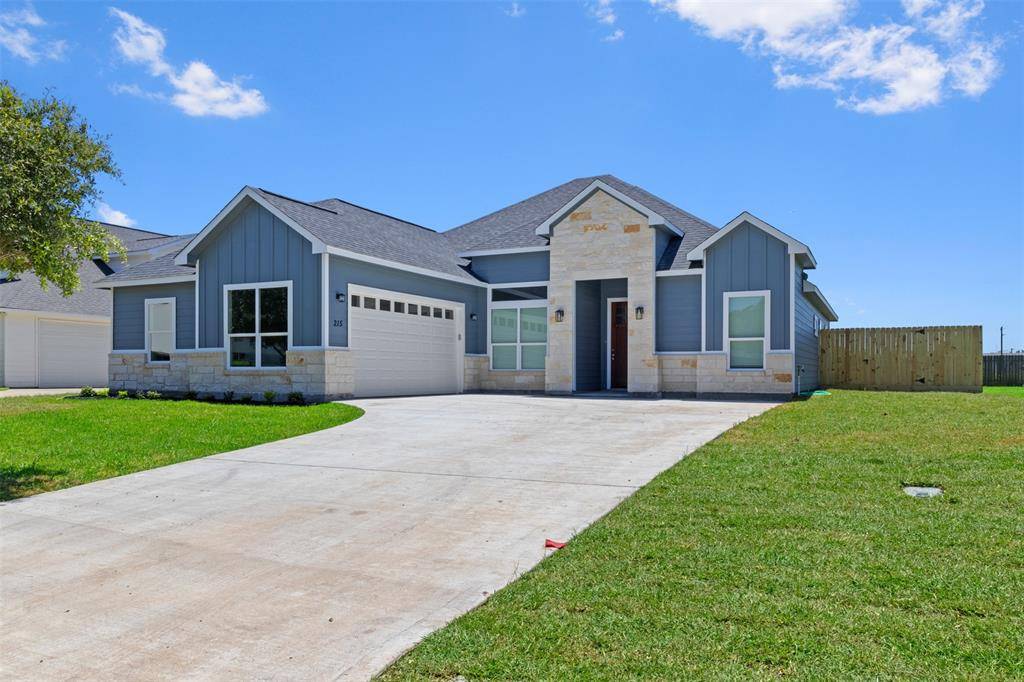 Columbus, TX 78934,155 Oak Cluster DR