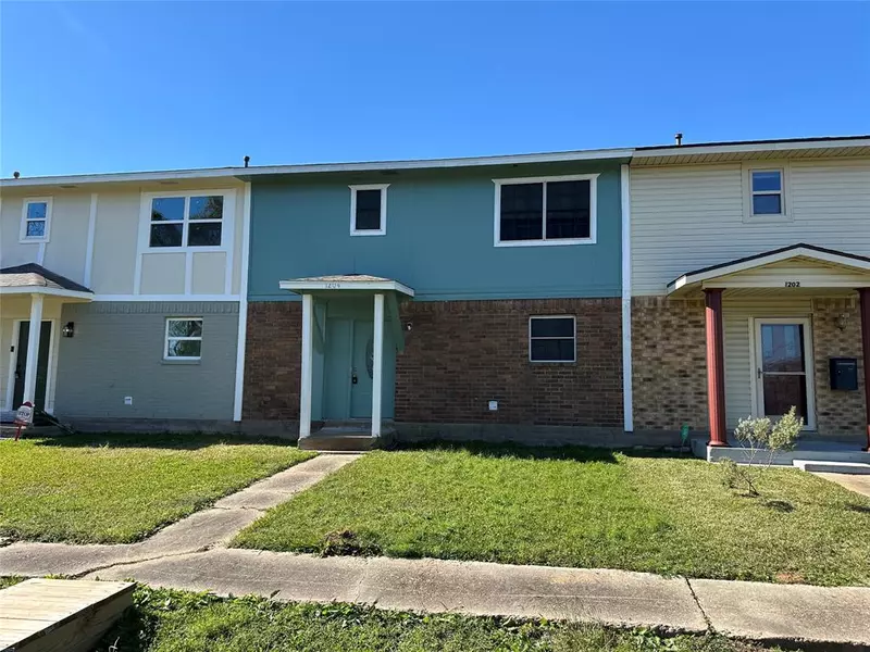 1204 Montana ST, La Porte, TX 77571