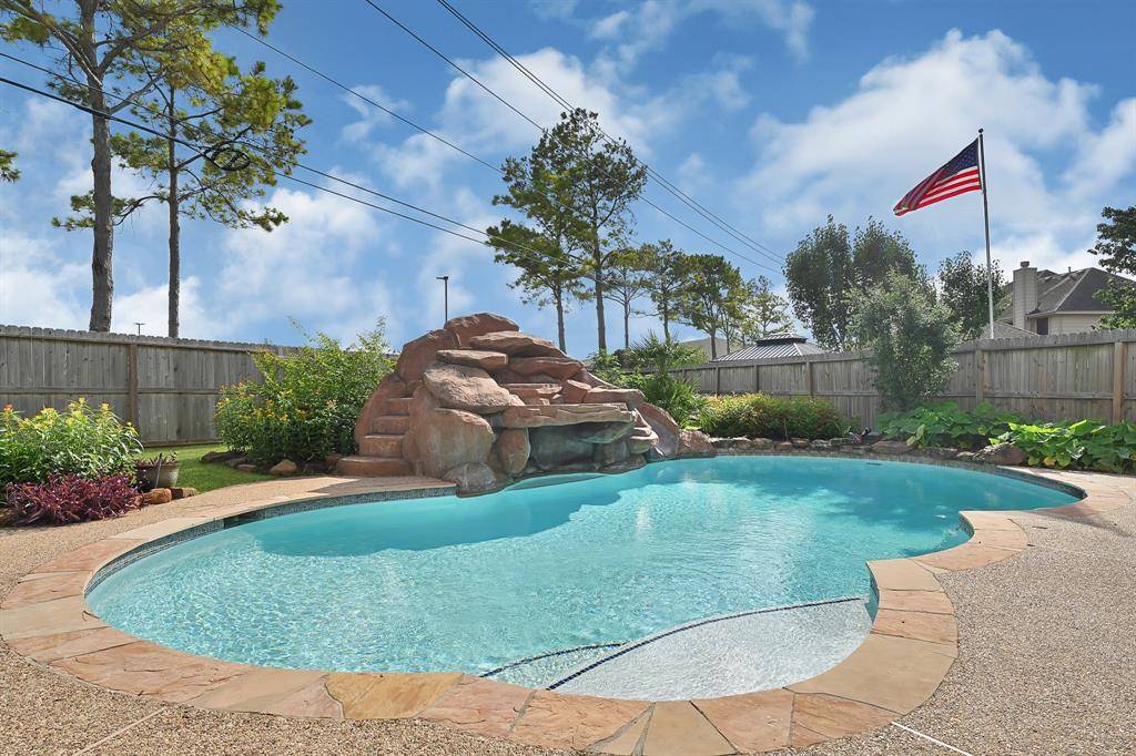 7531 Tranquil River DR, Pasadena, TX 77505