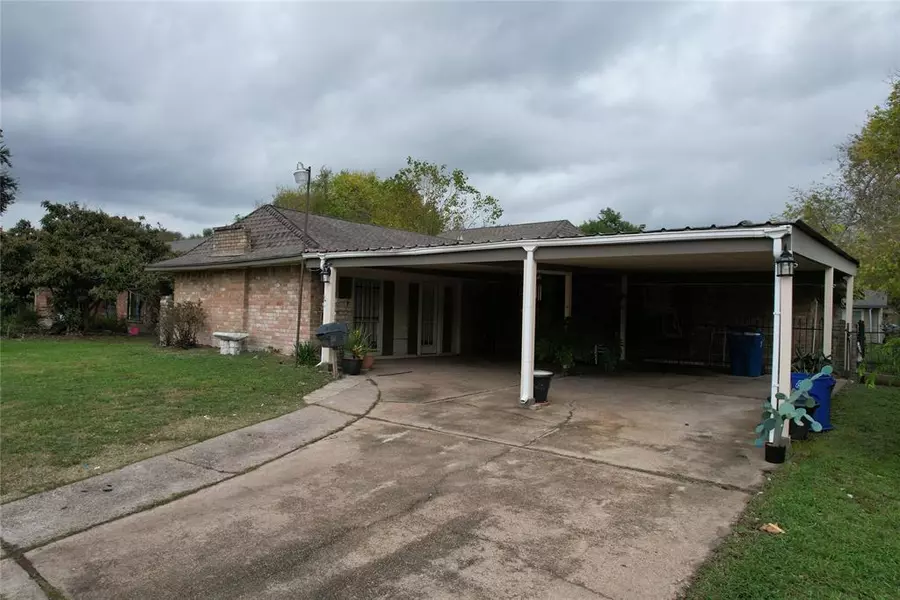 3711 Cicada LN, Houston, TX 77039