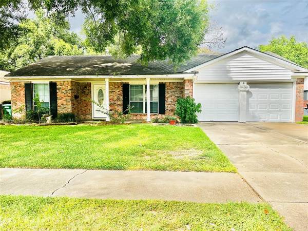 16219 Rill LN, Houston, TX 77062