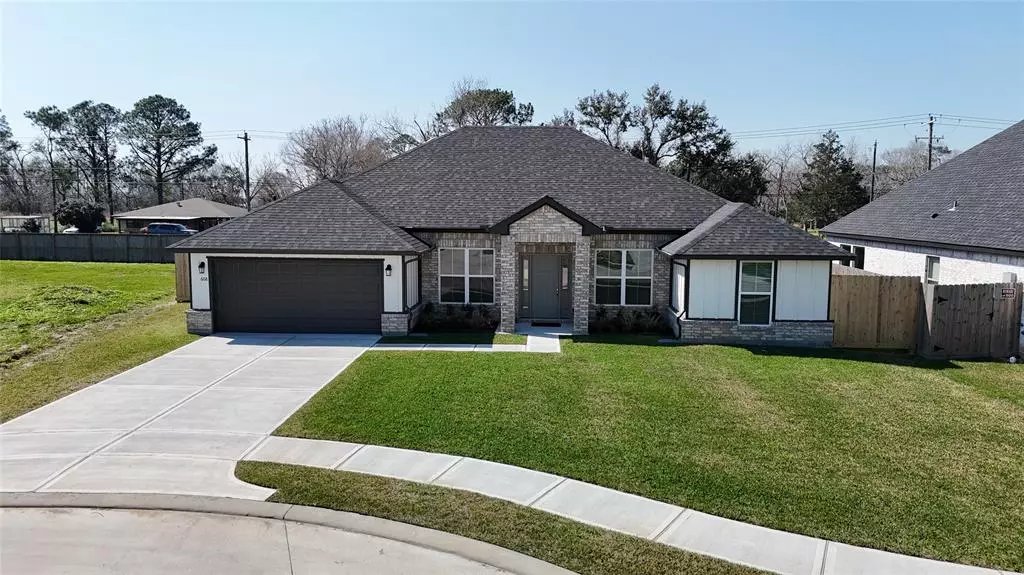 Angleton, TX 77515,608 Greystone LN