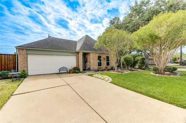 Meadows Place, TX 77477,11855 Meadow Crest DR