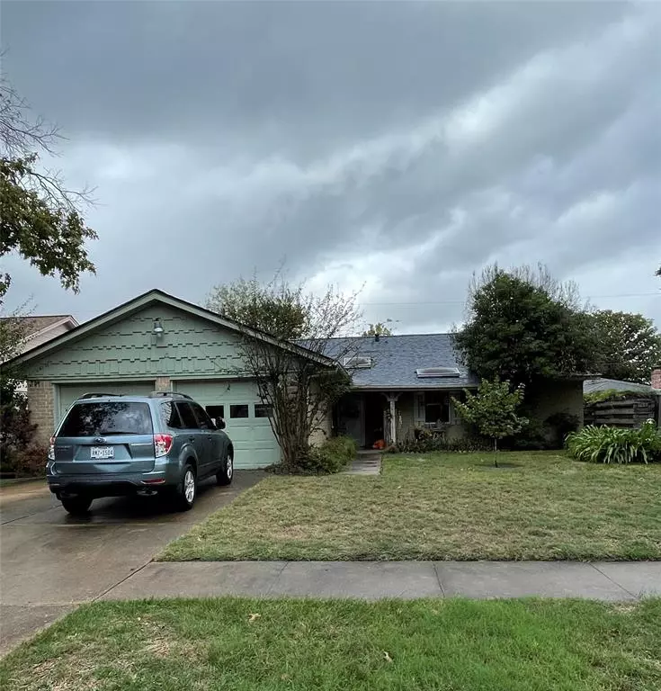 Houston, TX 77092,5818 Viking DR