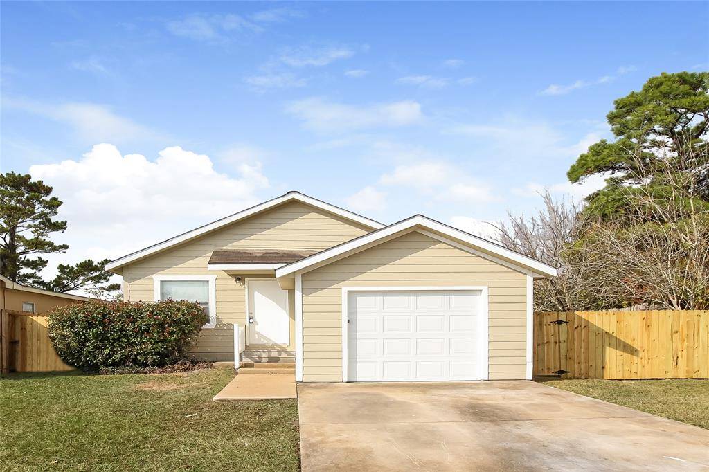 11819 Greenspark LN, Houston, TX 77044