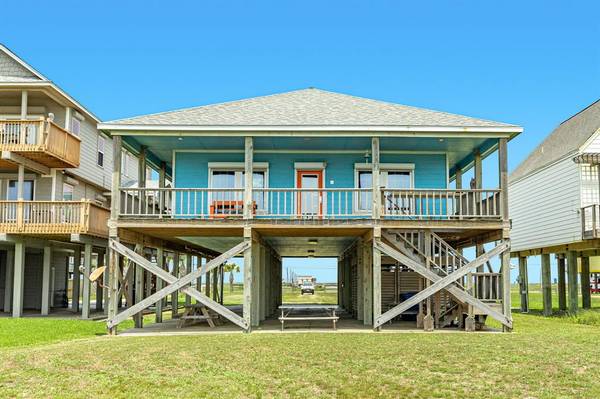 2230 Blue Water HWY, Surfside Beach, TX 77541