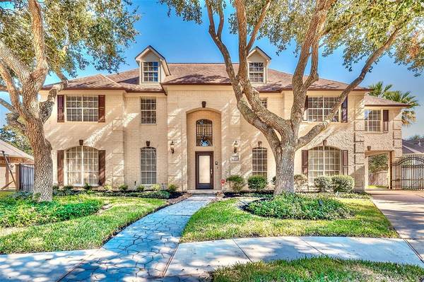 19 Calleston CT, Sugar Land, TX 77479