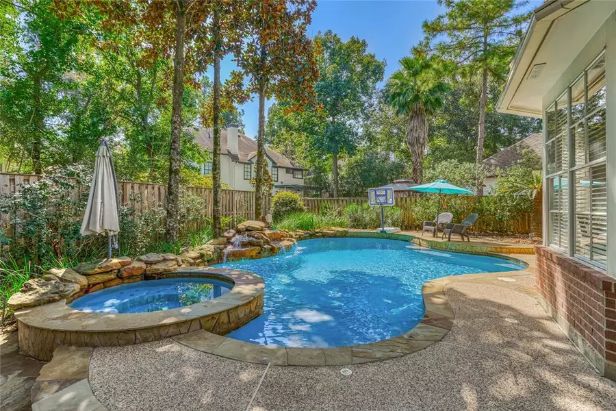 6 Wintercorn PL, The Woodlands, TX 77382