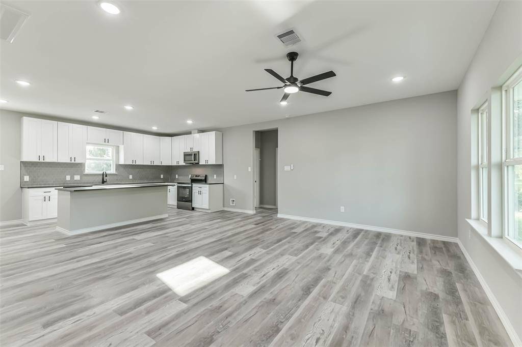 Splendora, TX 77372,106 County Road 3704