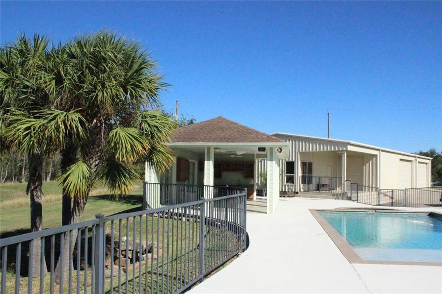 2904 Red Bluff RD, Seabrook, TX 77586