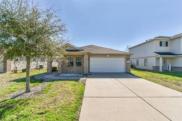 1111 Desert Oasis LN, Rosenberg, TX 77471