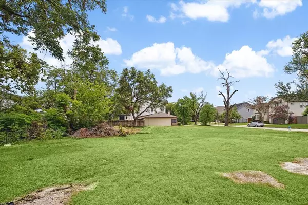 Bellaire, TX 77401,4628 Maple ST