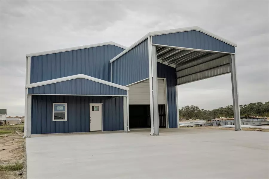 15 Circle Hook, Port O Connor, TX 77982