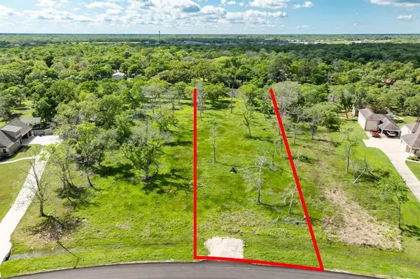 32710 Bayou BND, Richwood, TX 77515