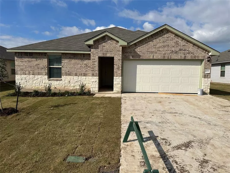 6933 Canadian DR, China Spring, TX 76633