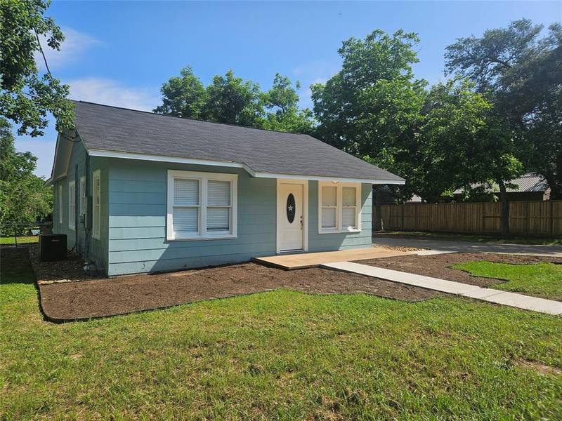 604 W Chauncy ST, Brenham, TX 77833