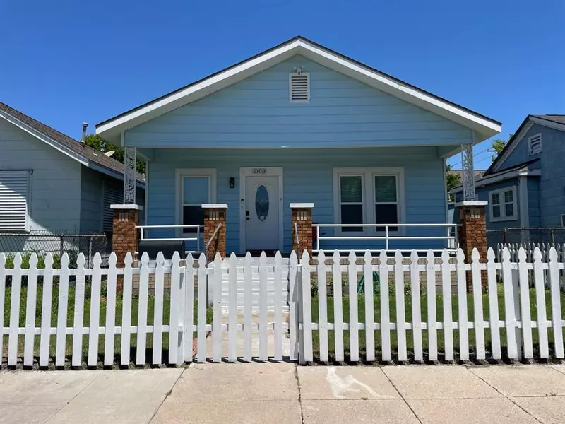 5108 Avenue R, Galveston, TX 77551