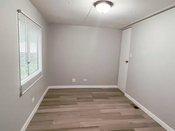 Houston, TX 77060,14319 Henry Road Unit 5