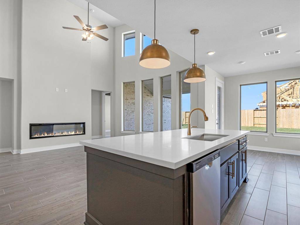 Conroe, TX 77304,423 Mathis Lake CT
