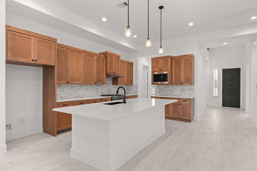 Mont Belvieu, TX 77523,11806 Salty Bend Drive