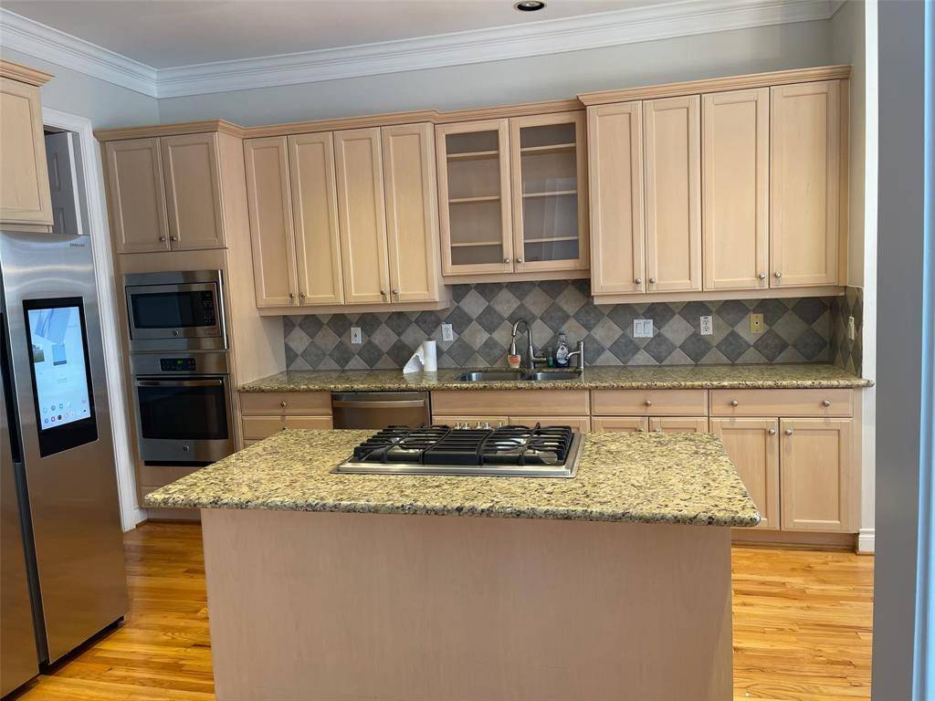 Houston, TX 77057,5842 Candlewood LN