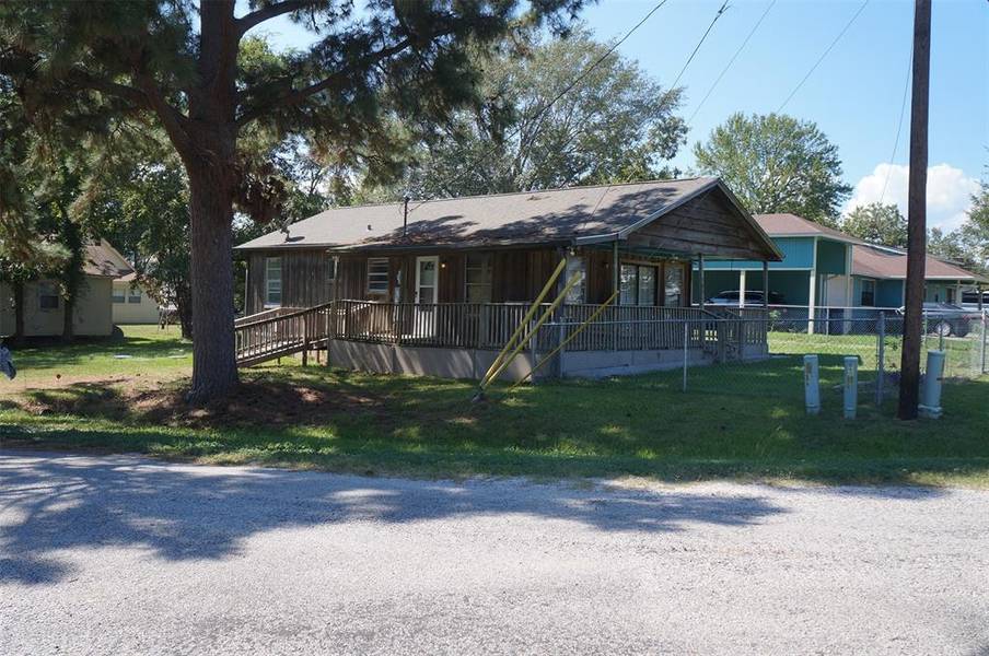 162 Water Ridge DR, Livingston, TX 77351