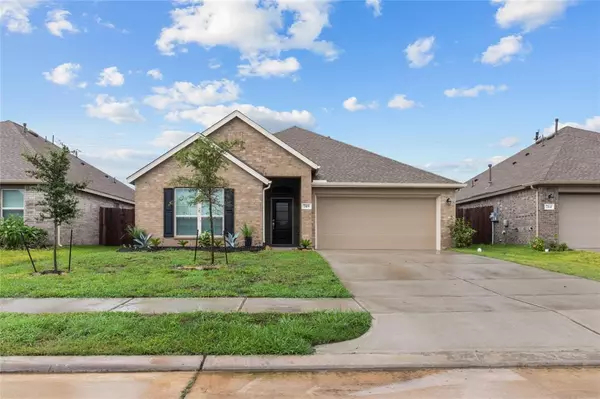 748 Willow Harbor LN, La Marque, TX 77568