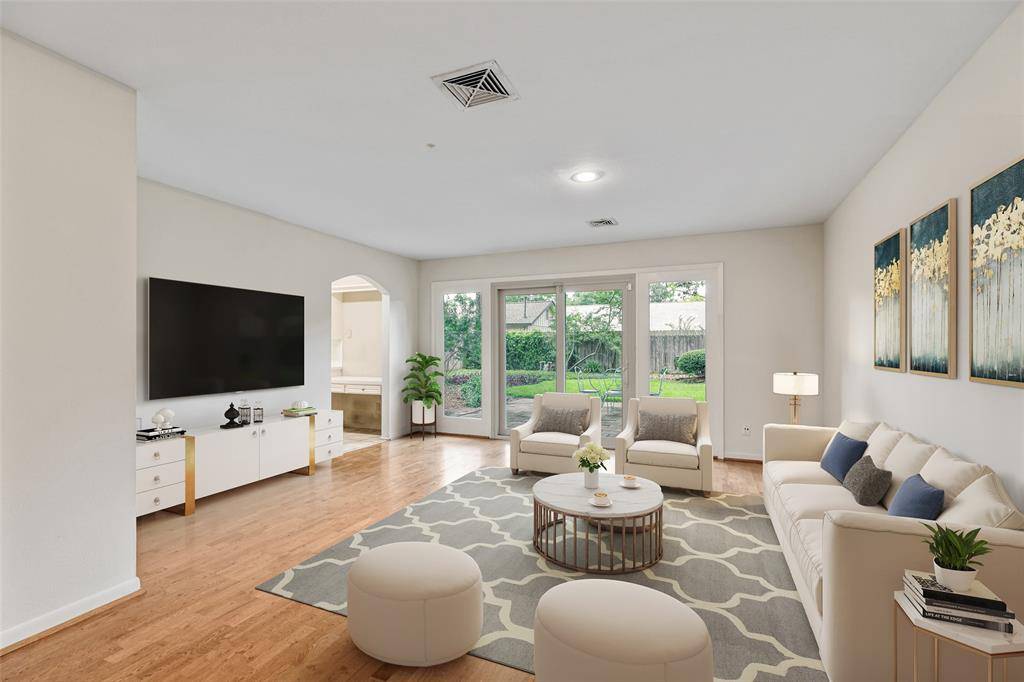 9622 Highmeadow DR, Houston, TX 77063